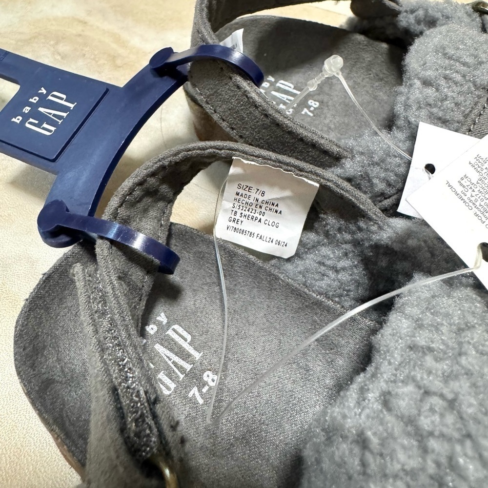 NWT GAP Toddler Gray Cozy Fleece Clogs (7-8) - Picture 6 of 7
